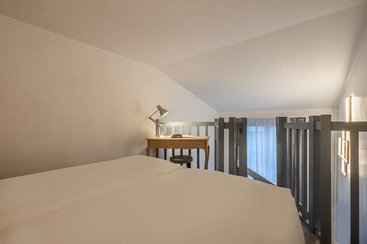 Room 32 of 55