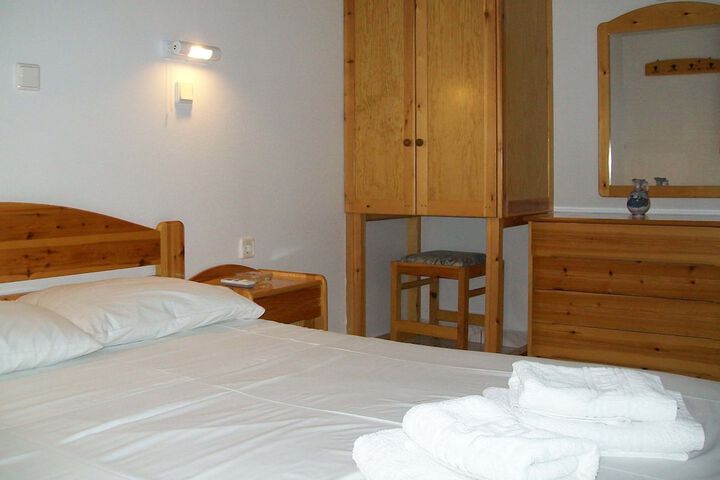 Room 9 of 31