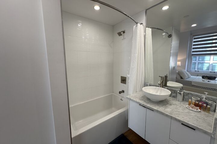 Room 342 of 516