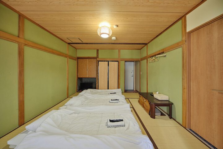 Room 25 of 80
