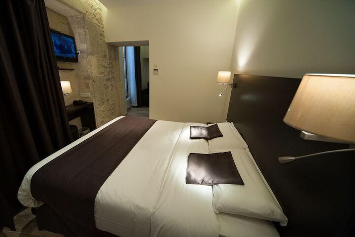 Room 11 of 52