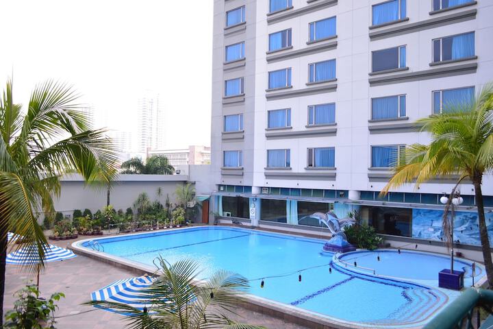 Hotel Pool