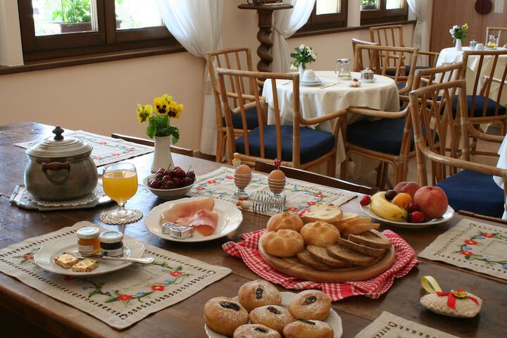 Breakfast/Coffee Service 33 of 51