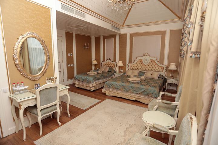 Room 16 of 83