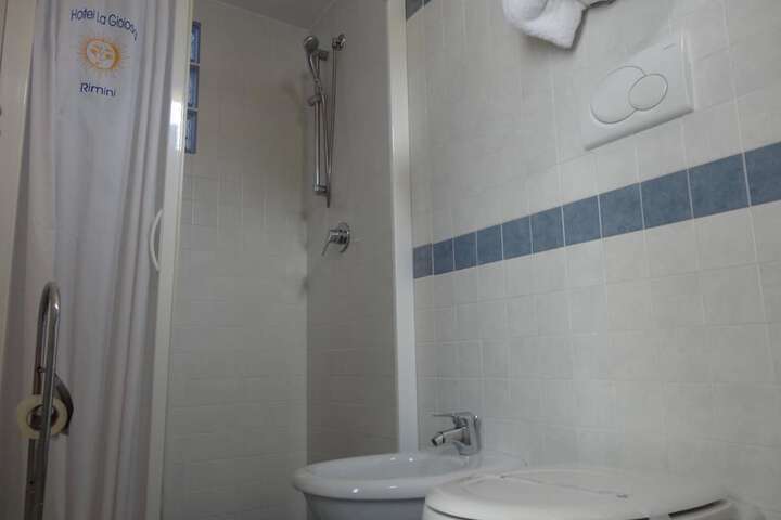 Room 32 of 61