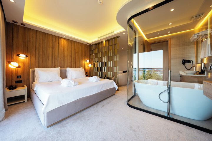 Room 5 of 37