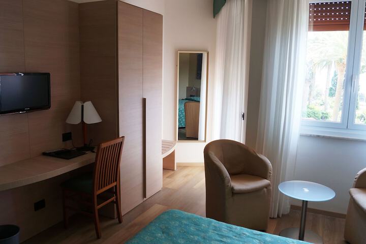 Room 22 of 78