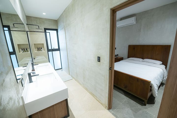 Room 5 of 24