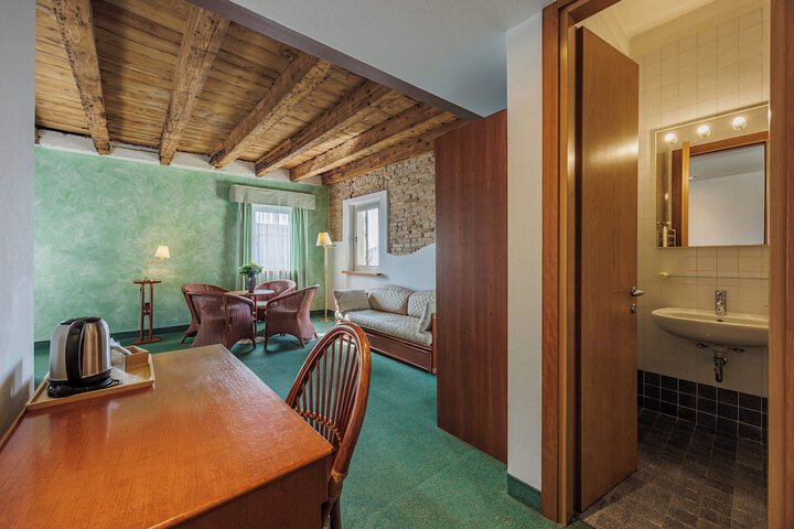 Room 30 of 57