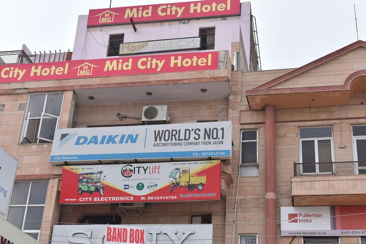 MID CITY HOTEL BY OYO ROOMS