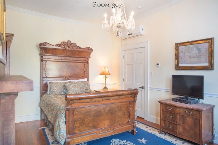 Room 43 of 170