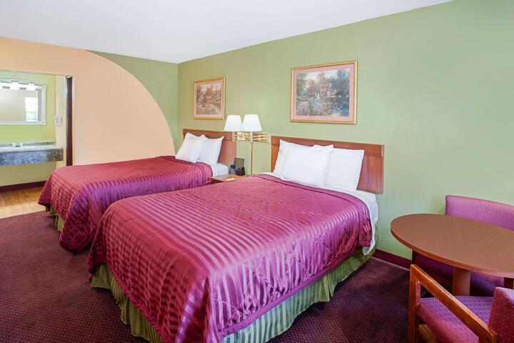 2 Double Beds Accessible Room (2 of 12)