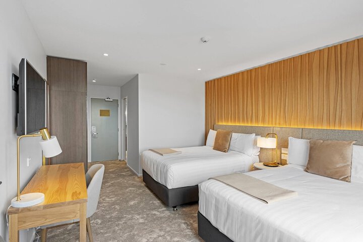 Room 27 of 114