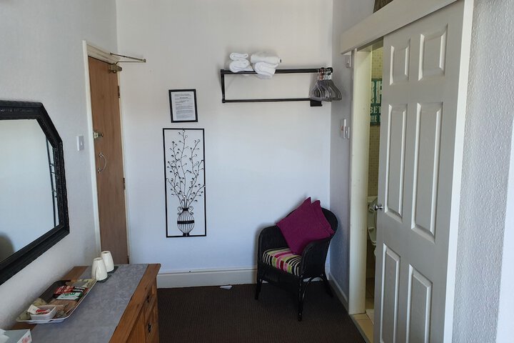 Room 6 of 97