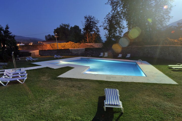 Hotel Pool