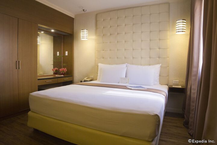 Room 15 of 26