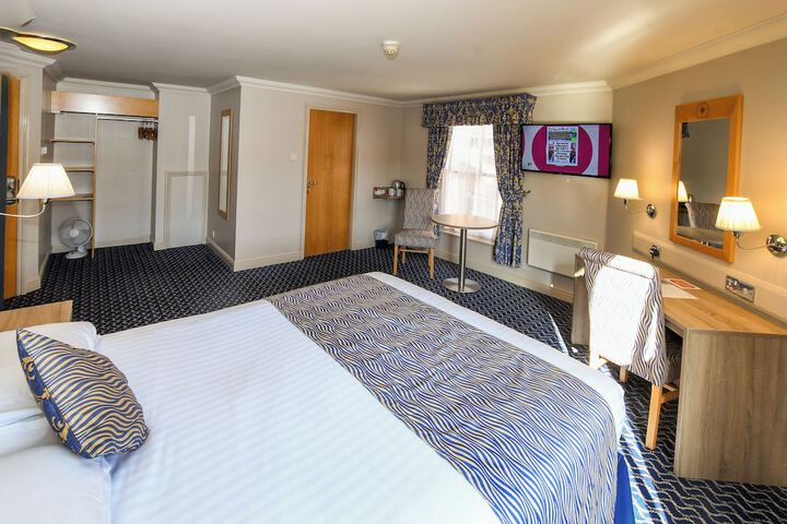 Room 72 of 216