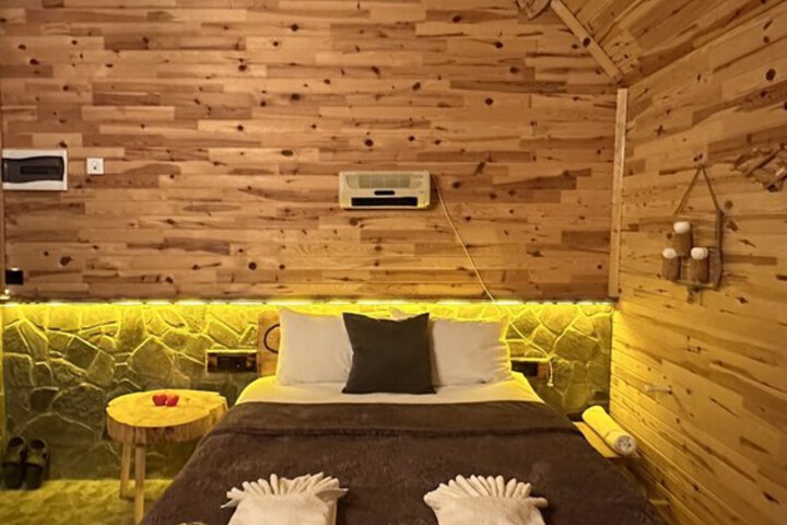Room 8 of 38