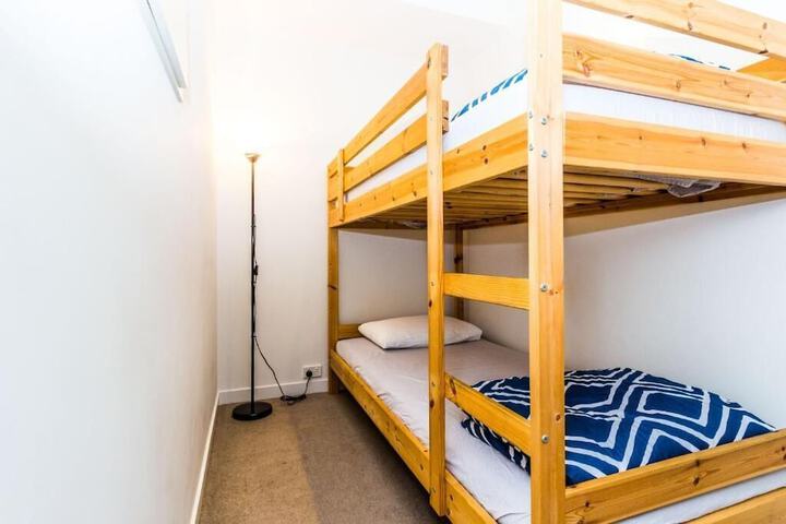 Room 10 of 68