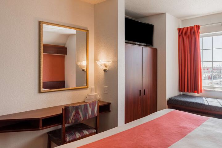 Room 12 of 41