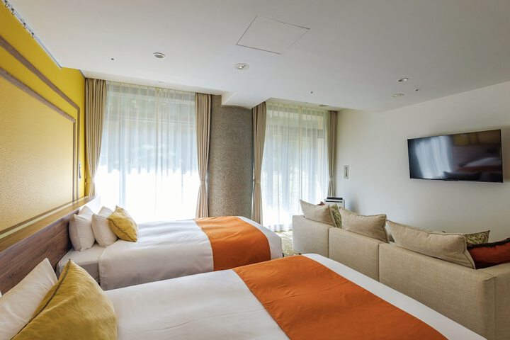 Room 32 of 74