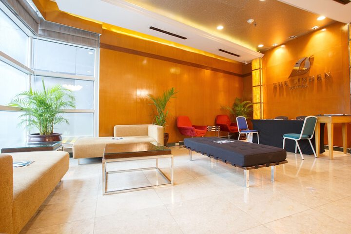 Entrance & Lobby