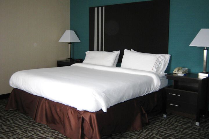 Room 5 of 63
