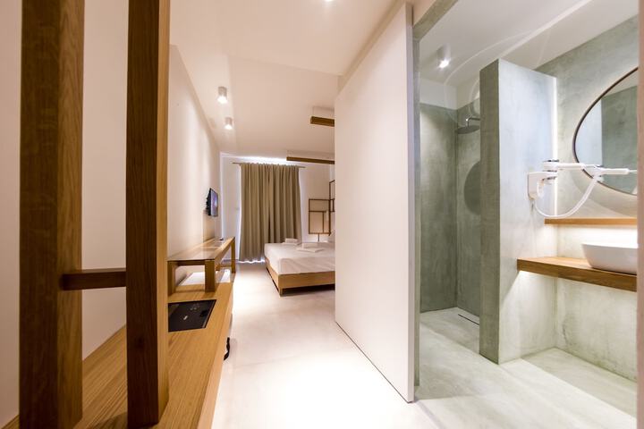 Room 4 of 89