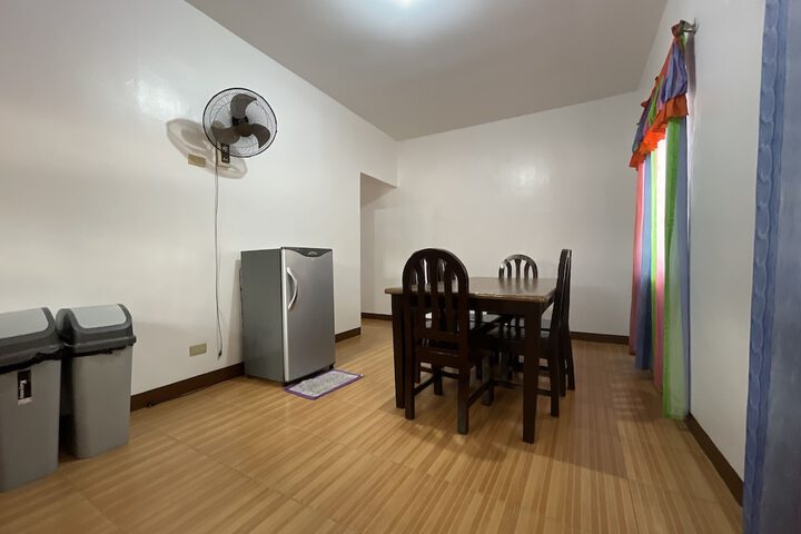 Room 106 of 200
