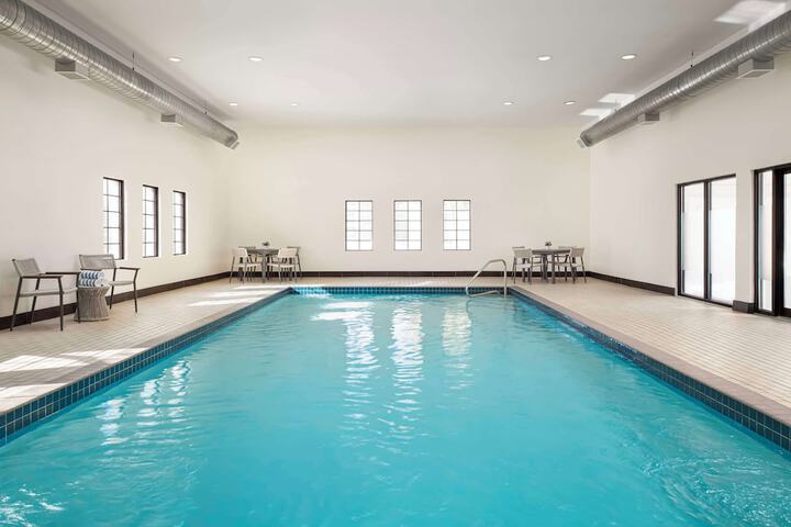 Pool 23 of 32