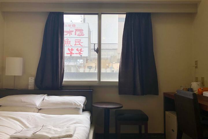 Room 14 of 27
