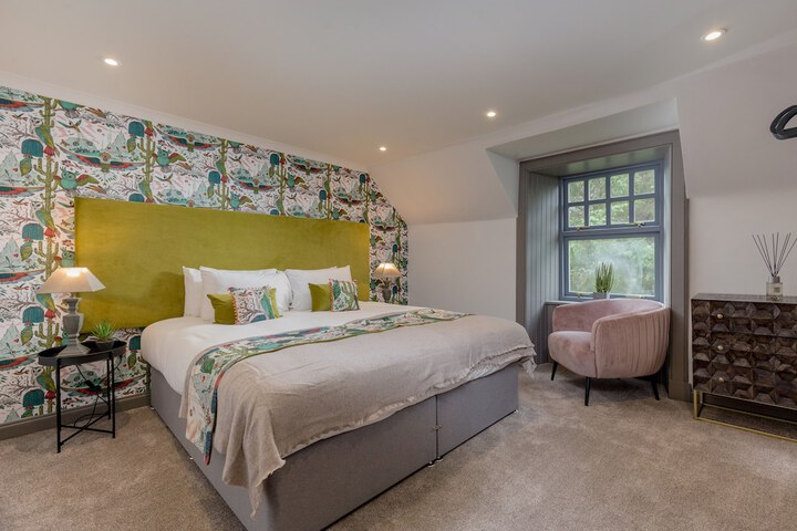 Room 7 of 250