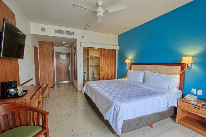 Room 6 of 72