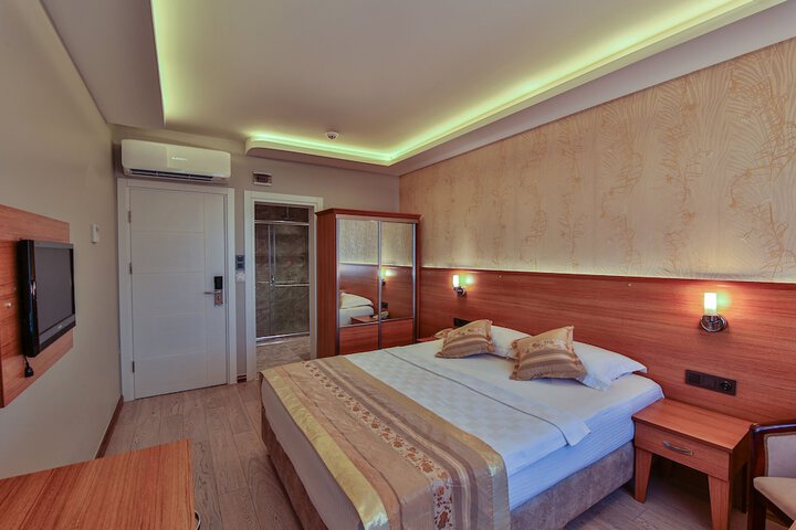 Room 12 of 43