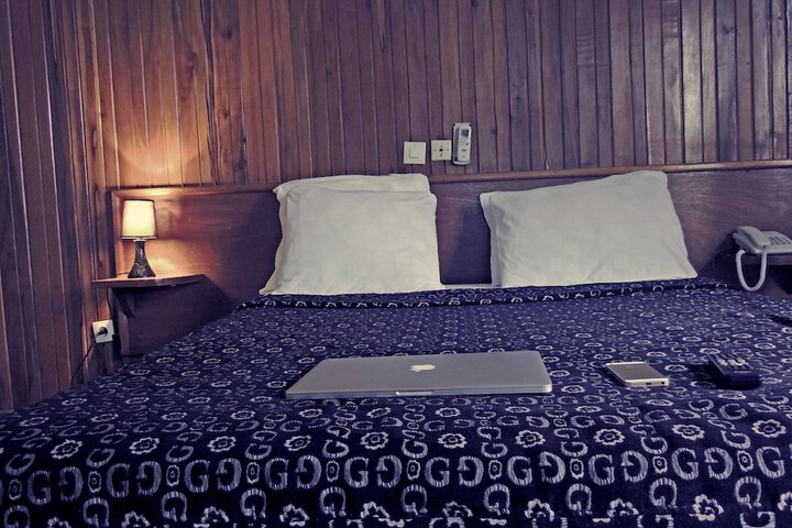 Room 9 of 35