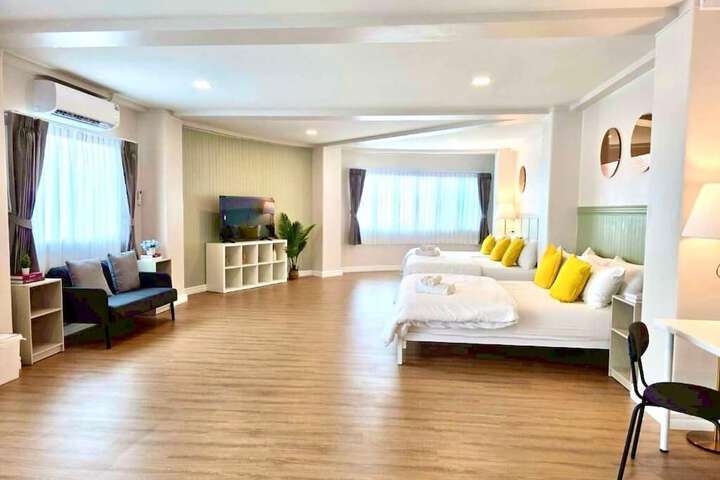 Room 17 of 32