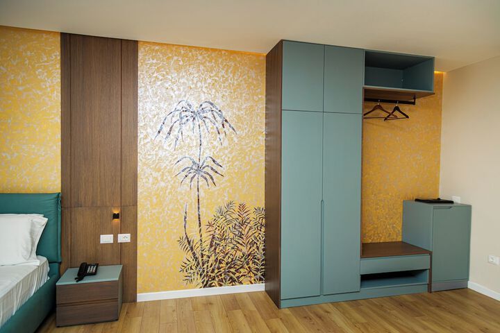 Room 45 of 120