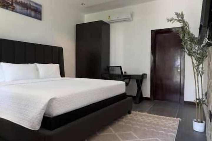 Room 5 of 23