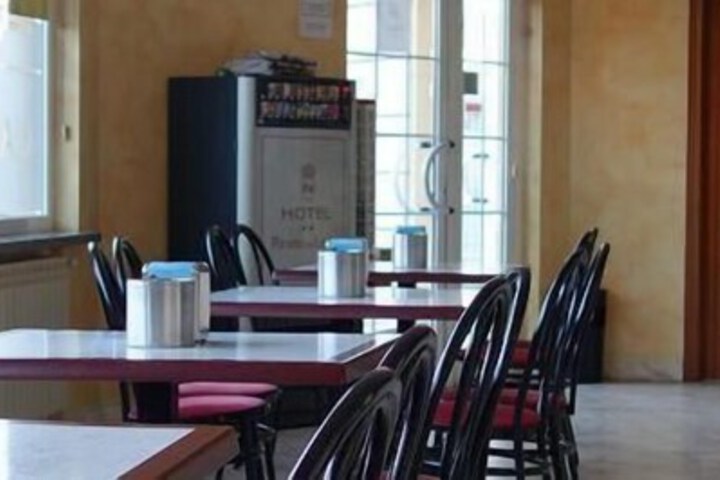 Dining 46 of 62