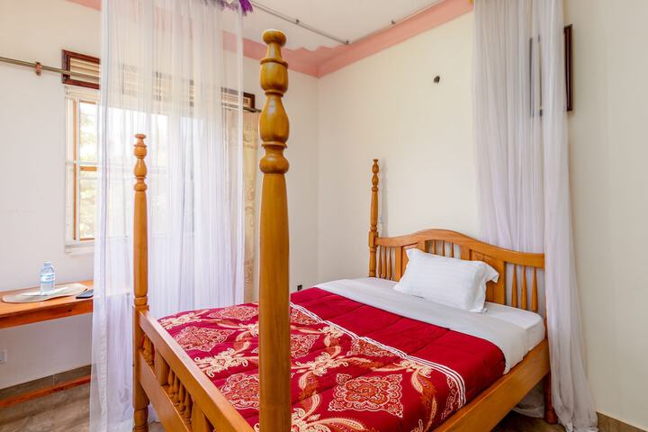 Room 10 of 85