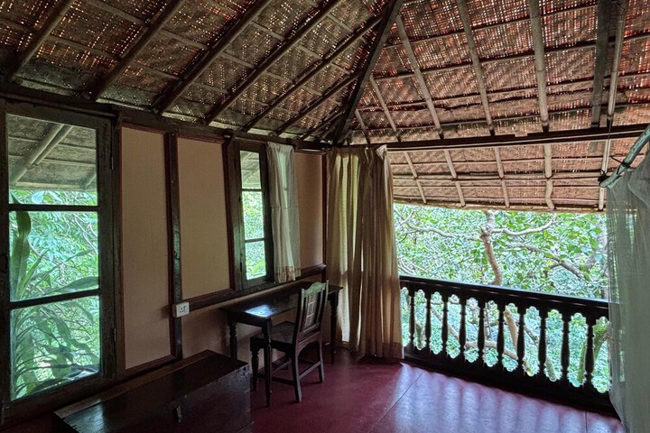 Room 4 of 85