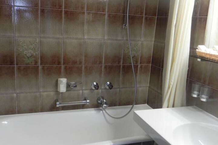 Room 32 of 56