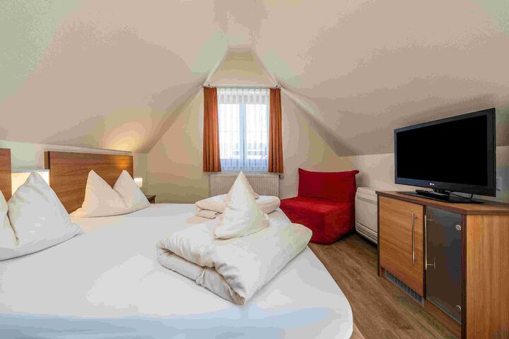Room 12 of 36