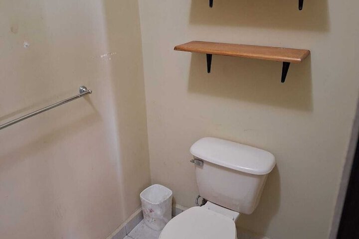 Room 10 of 13