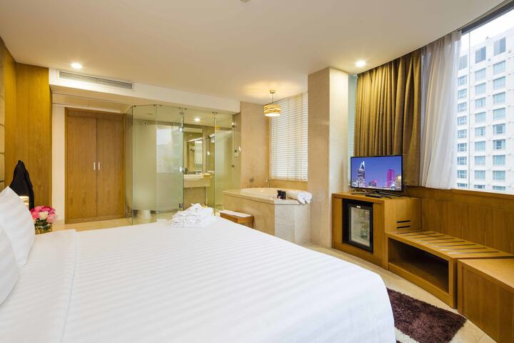 Room 28 of 110