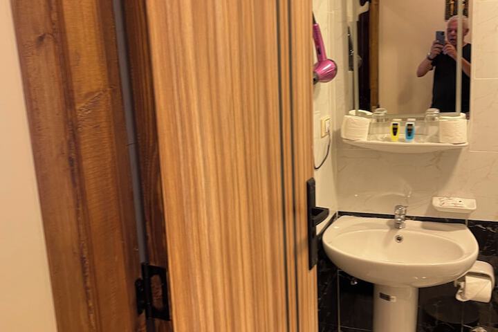 Room 146 of 196