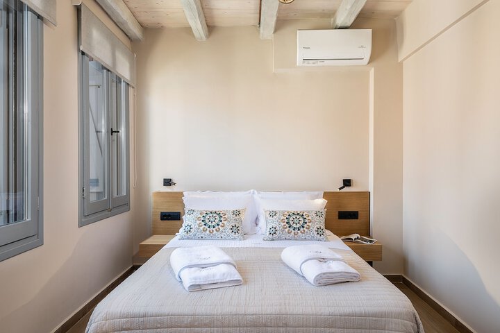 Room 3 of 172