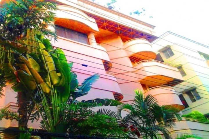 HOTEL SWISS PARK