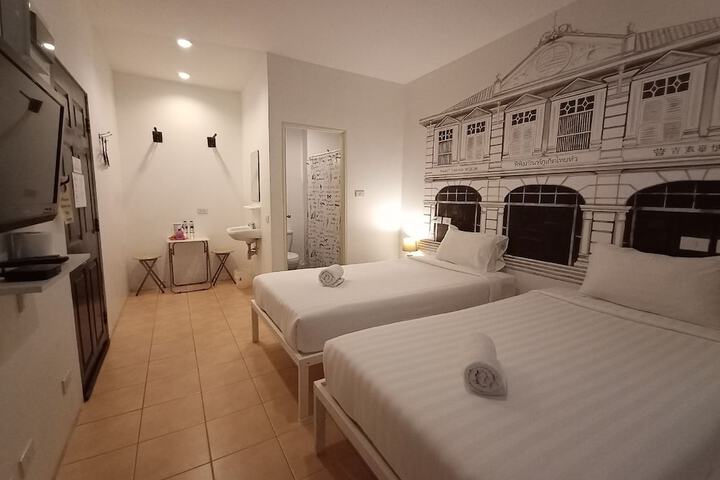 Room 12 of 43