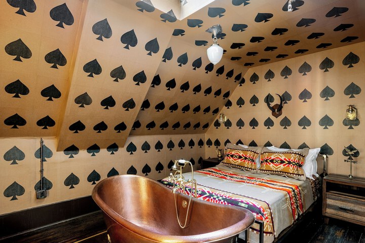 Room 5 of 25